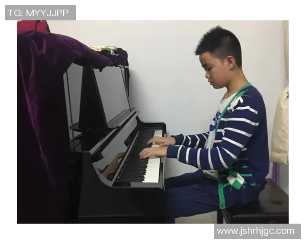 足球明星们的幽默对话揭示了赛场内外的趣味人生与友谊故事