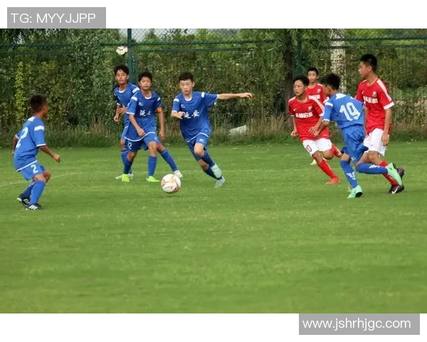 最强组合足球明星集结赛揭幕谁将成为绿茵场上的传奇英雄