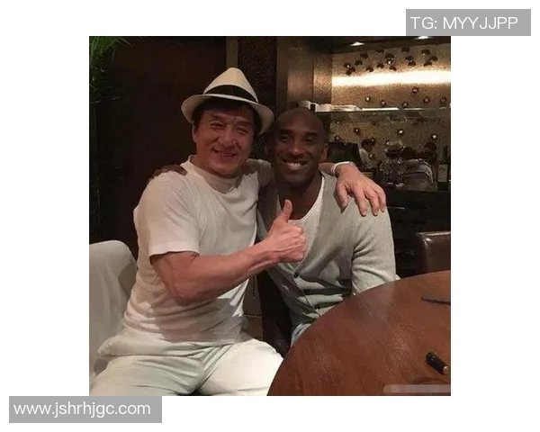 成龙心目中的足球明星是谁揭秘他与球星之间的深厚情谊与合作故事